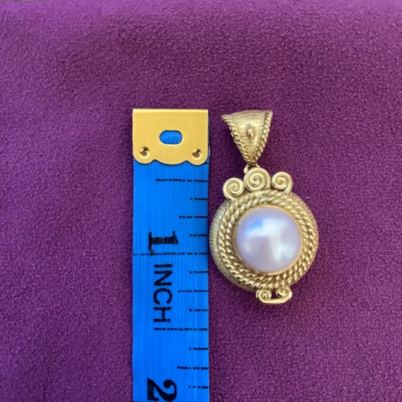 Vintage Italian 18k Yellow gold Pearl Etruscan style pendant - Picture 8 of 9